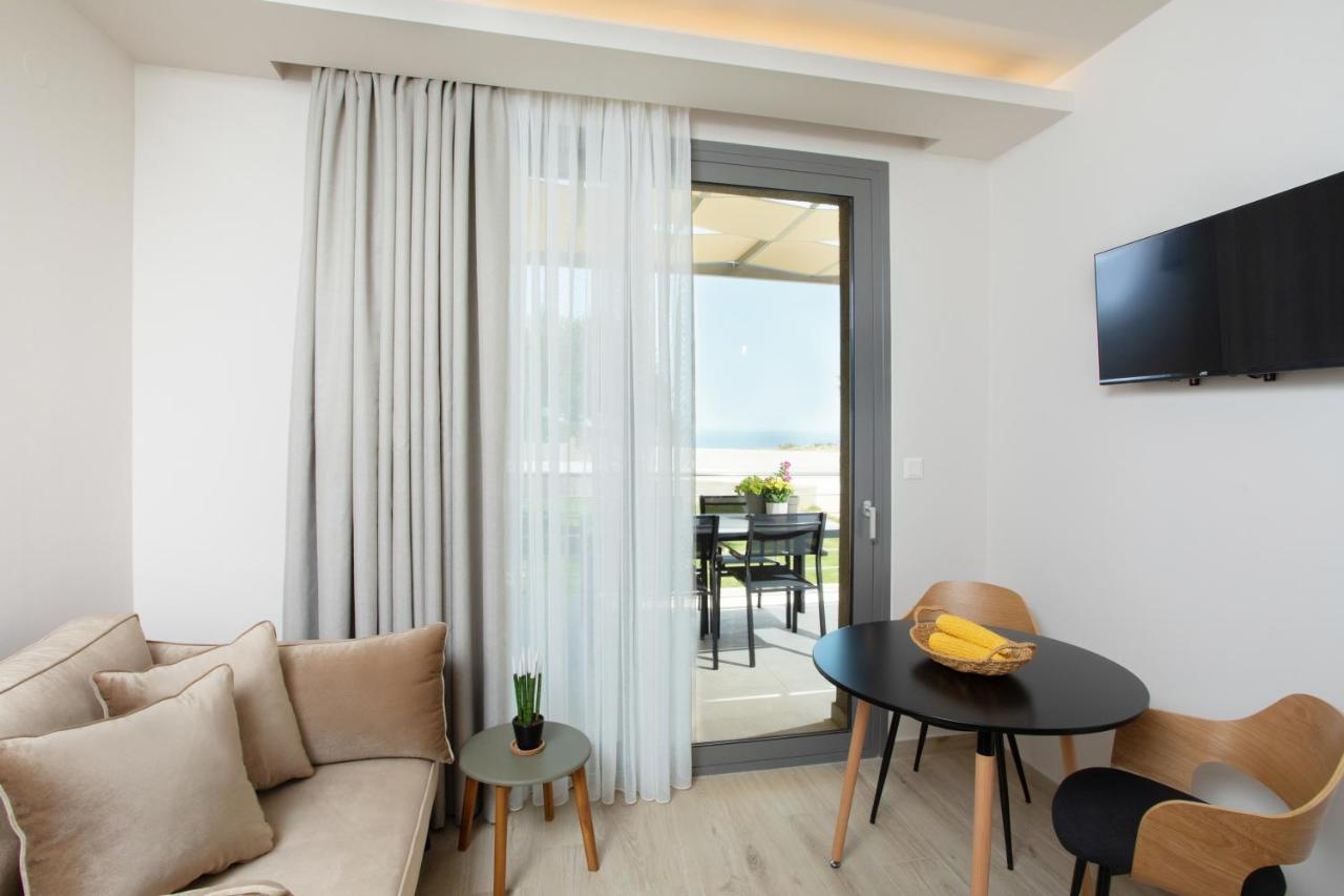 Alikon Adult-Only Aparthotel เนโอสมาร์มาราส ภายนอก รูปภาพ