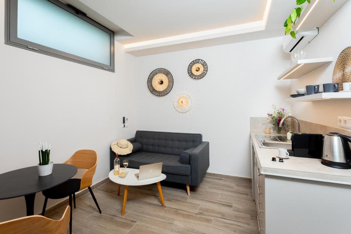 Alikon Adult-Only Aparthotel เนโอสมาร์มาราส ภายนอก รูปภาพ