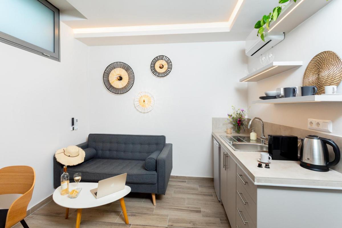 Alikon Adult-Only Aparthotel เนโอสมาร์มาราส ภายนอก รูปภาพ